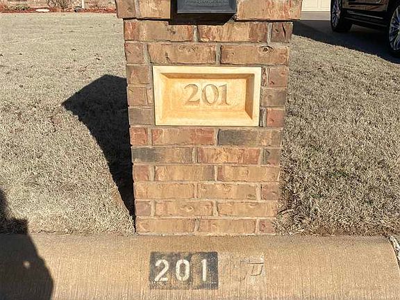 5th image of 201 N Fairway Dr