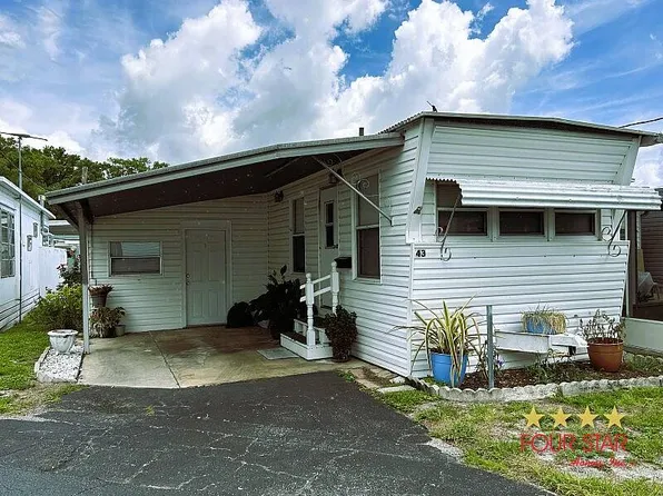 43 Orange Pl, Tavares, FL 32778