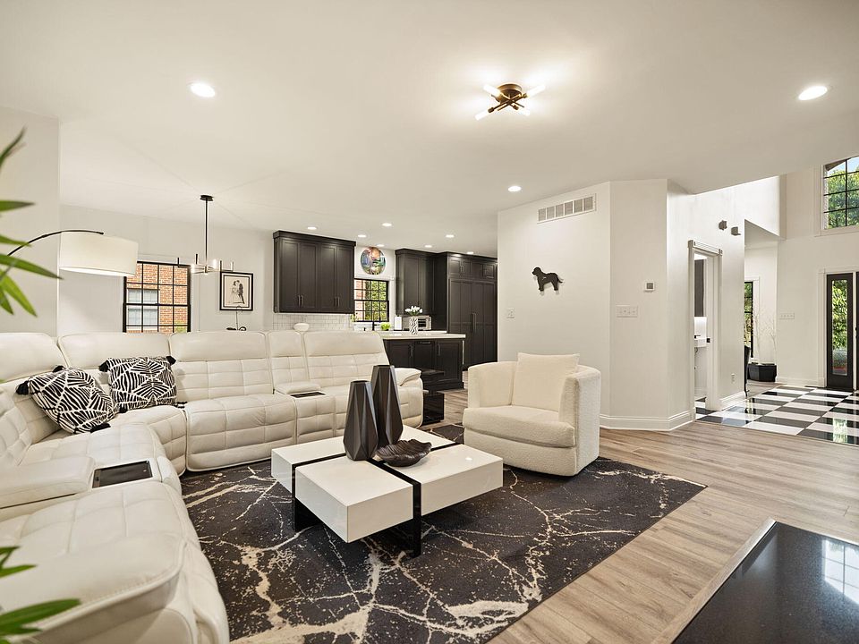 1st image of 31 Mapletree Pl