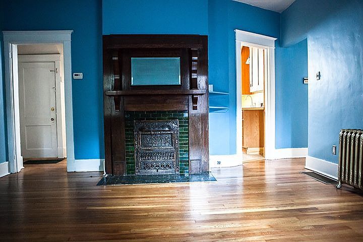 2630 Broadway Living Room