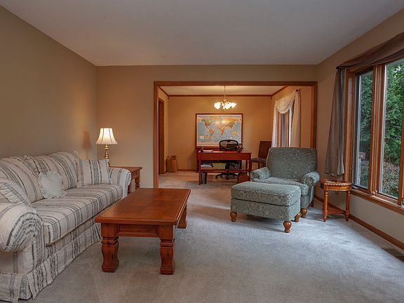 4th image of 603 Jarvis Dr