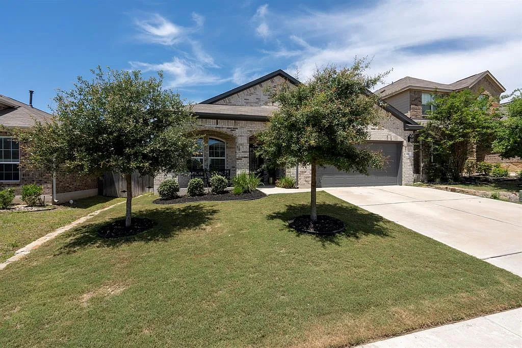 3 bed, 1651 sqft, $2,200 — Photo 1