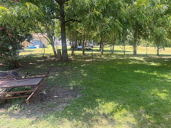 3rd image of 4205 Hickory Tree Rd