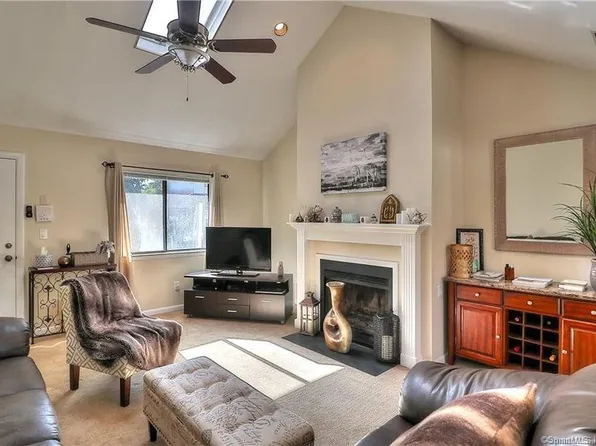 2289 Bedford St #G12, Stamford, CT 06902