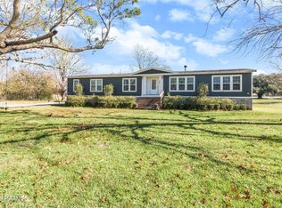 327 Saint Clair Rd, Breaux Bridge, LA 70517