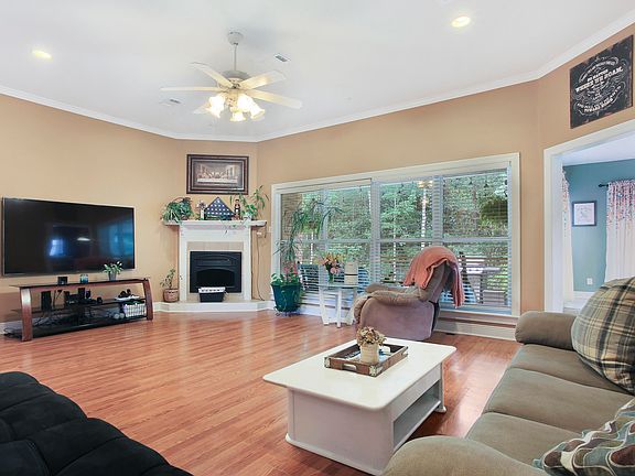 5th image of 12461 Lakeview Ct N