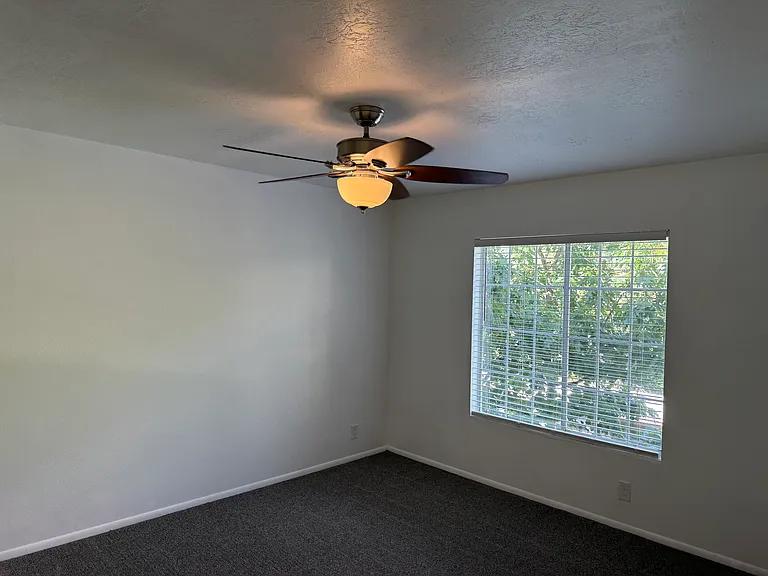 1222 E Waterside Cv — Photo 11