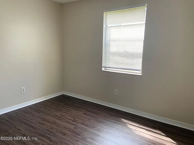 453 Bentwood Ln #B — Photo 11