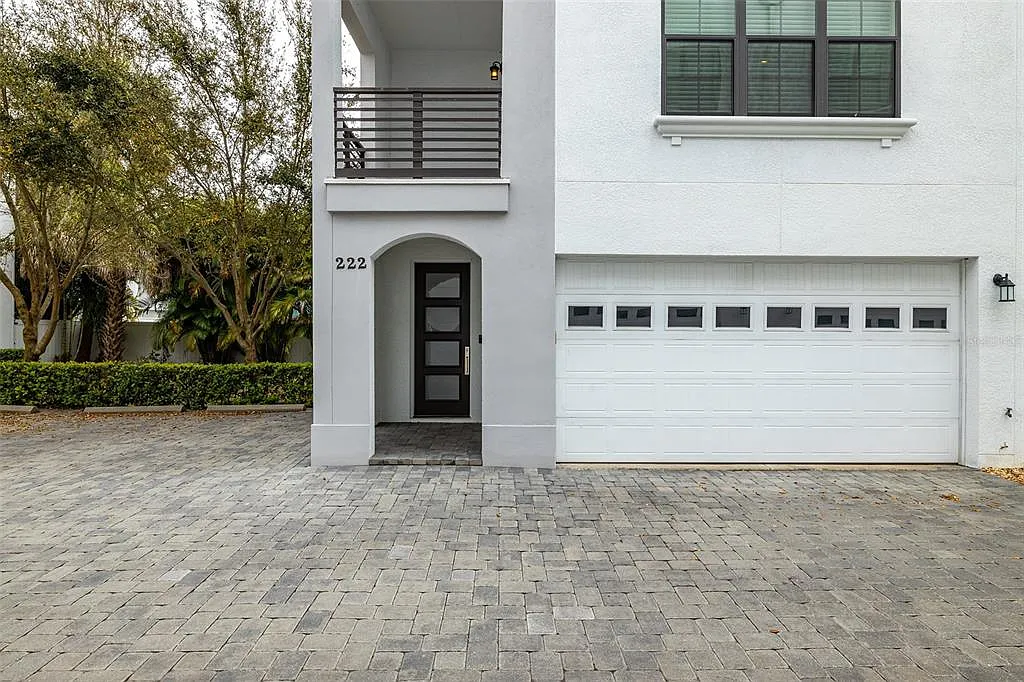 3 bed, 3.5 bath, 2824 sqft, $4,500 — Photo 2