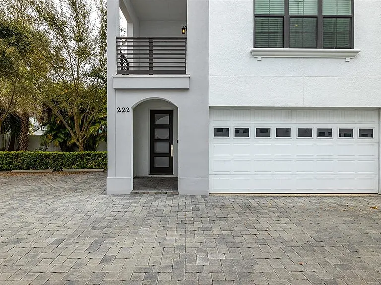 222 S Audubon Ave — Photo 2