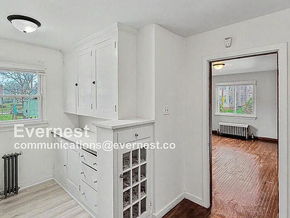 4th image of 3812 Drexel Dr APT 2