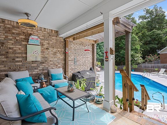 3rd image of 7055 Oakleigh Ct