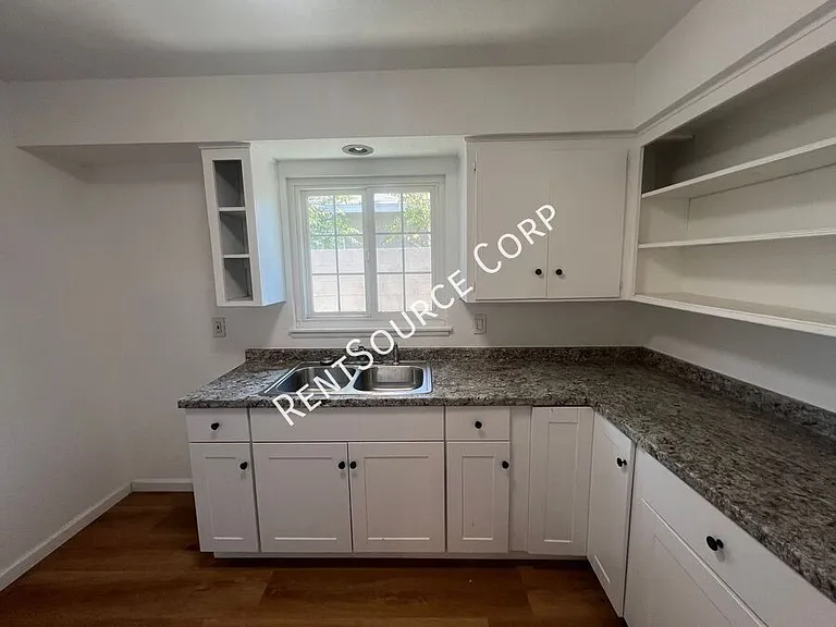 850 Linda Ln — Photo 14