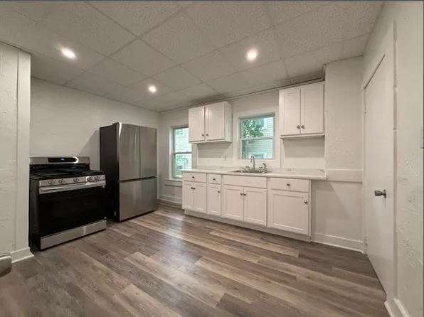 44 Auburn St #2, Brockton, MA 02302