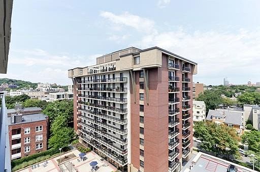 2nd image of 60 Longwood Ave APT 904