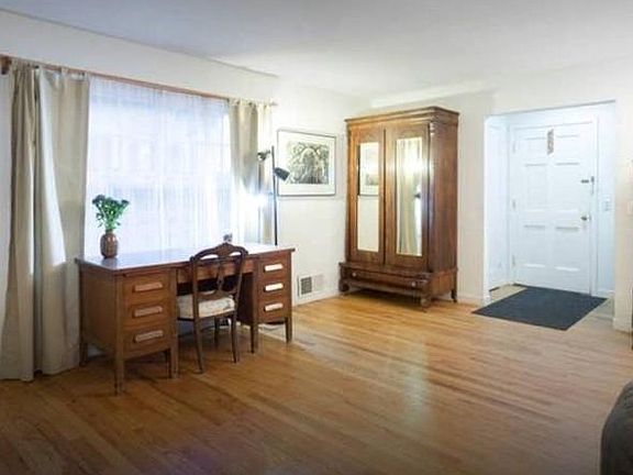 3rd image of 121 W Blithedale Ave