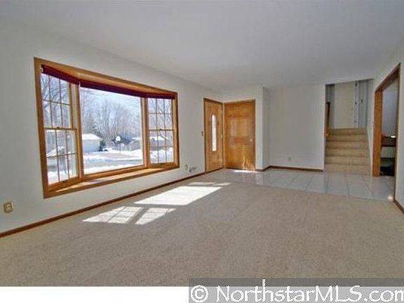 4th image of 1104 156th St E
