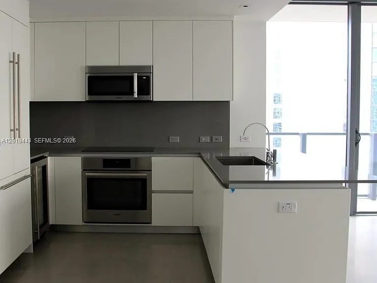 68 SE 6th St #2702 — Photo 2