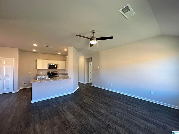 3rd image of 534 Antler Way
