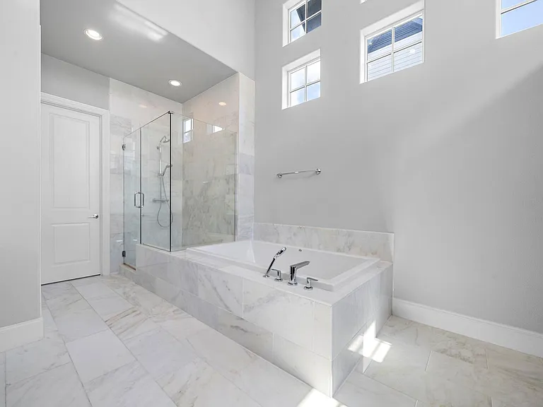 3420 W 12th St — Photo 17