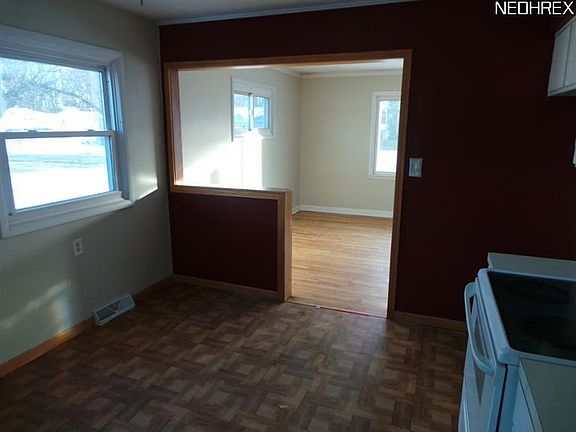 4th image of 116 Donovan Ave