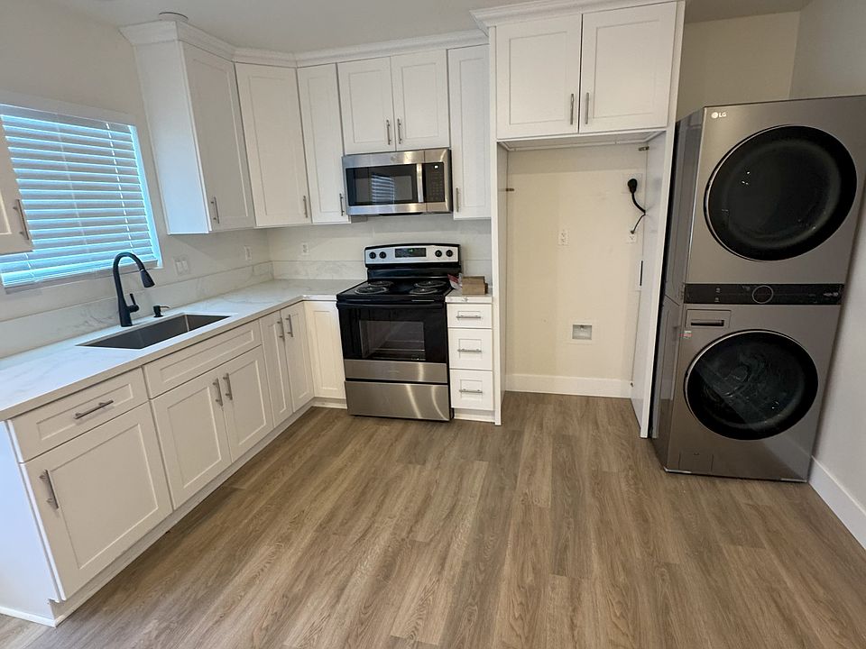 Kitchen with brand new appliances