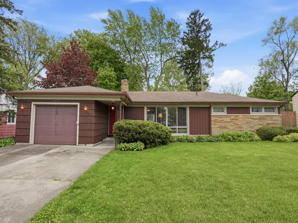 2655 Elsinore Dr, Waterford, MI 48328