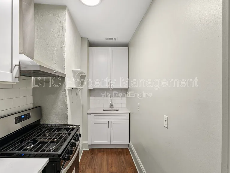 3556 Main St #1 — Photo 5