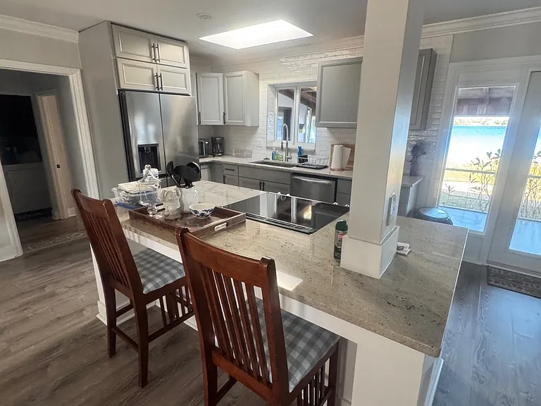 734 Memorial Dr — Photo 22