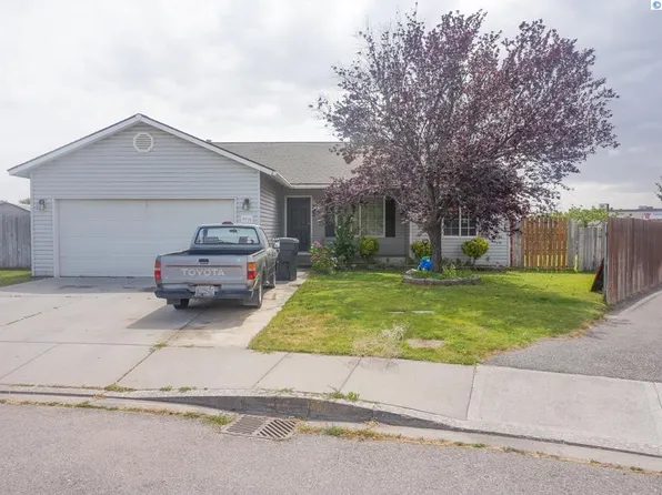 8716 Kingsbury Dr, Pasco, WA 99301