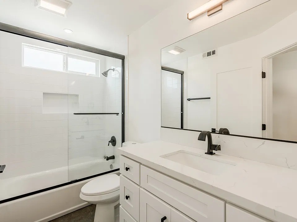 5919 Woodruff Ave #2-3-4