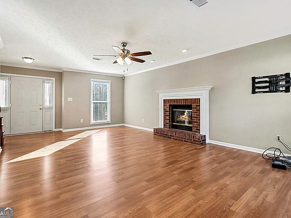 4th image of 200 Weatherly Dr