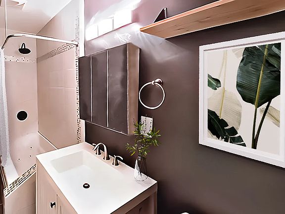 4th image of 189 Hester St APT 3