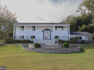 824 Constellation Dr, Great Falls, VA 22066