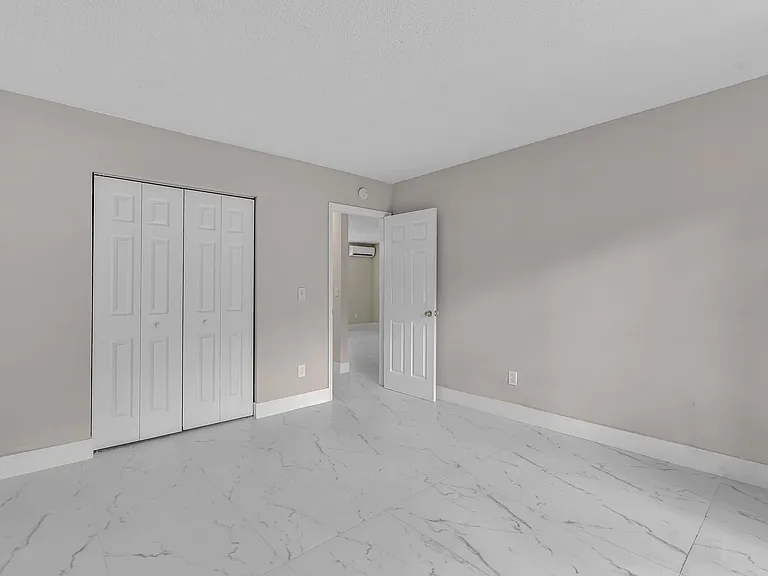 626 SW 14th Ave #102 — Photo 17