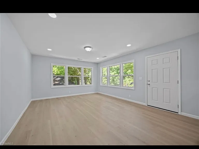 728 W Banner Ave — Photo 13