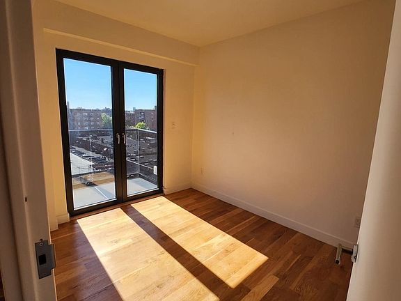 4th image of 14020 Cherry Ave APT 4B