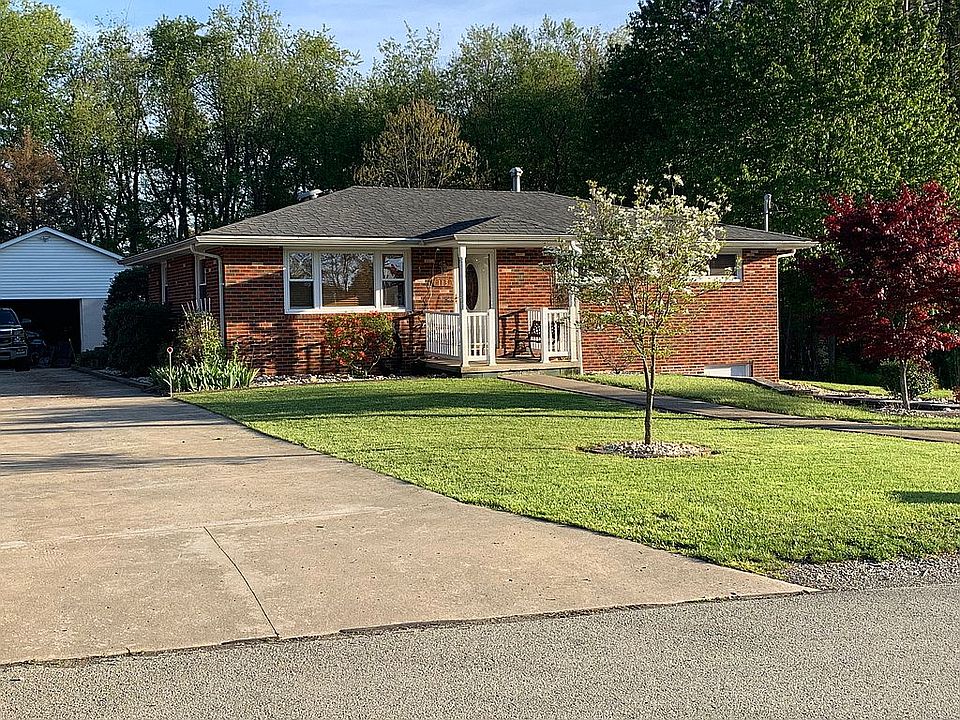 1st image of 113 Heather Dr