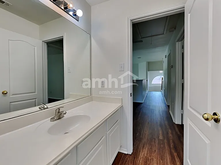 7017 Chaucer Dr — Photo 20