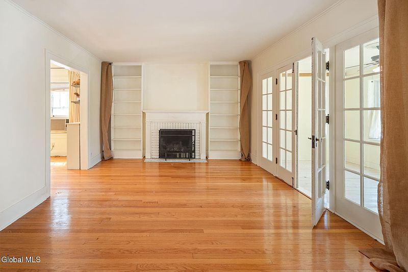 3rd image of 45 Fairlawn Avenue