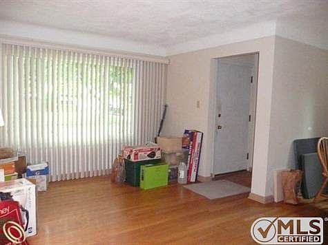 living room.