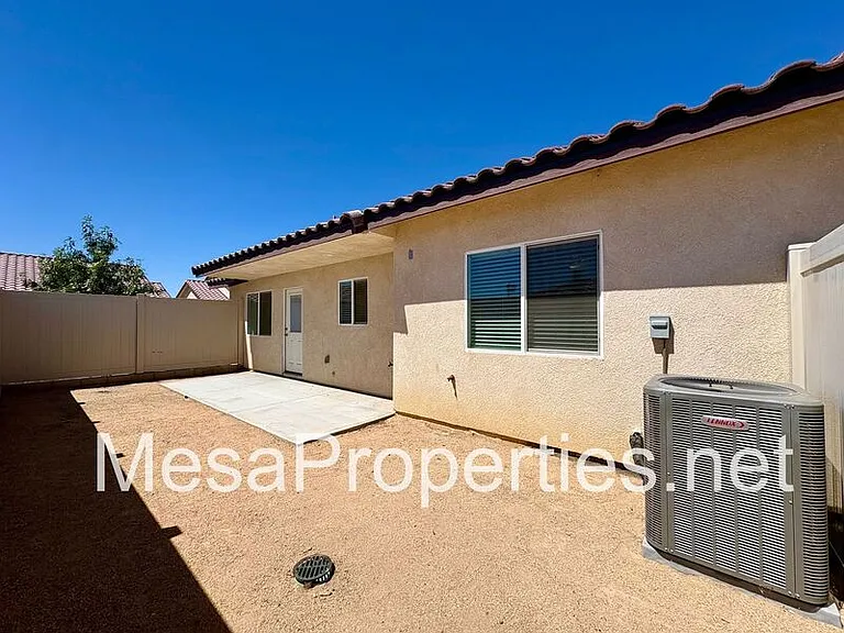 9550 Tamarisk Ave #127 — Photo 15