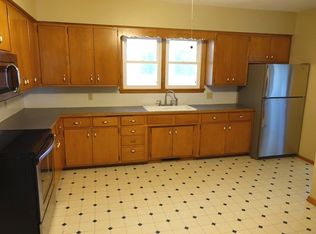 27820 Old Towne Rd, Chisago City, MN 55013