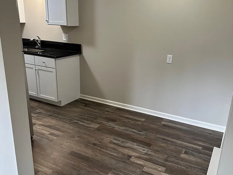 316 W Mazon Ave #3E — Photo 3