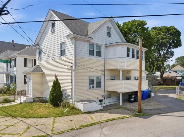 44 Warwick Rd, Pawtucket, RI 02861