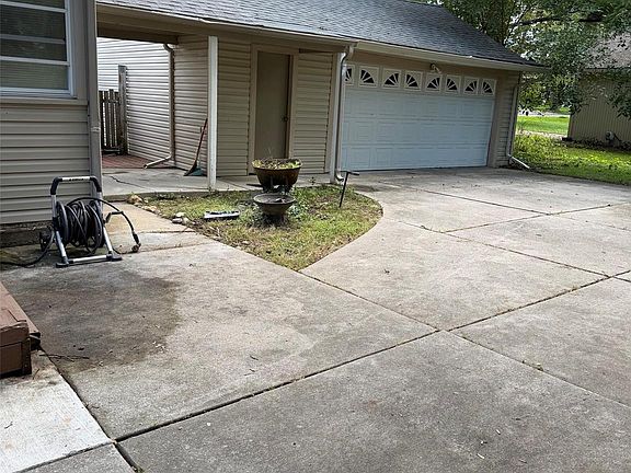 2nd image of 7311 Colony Dr