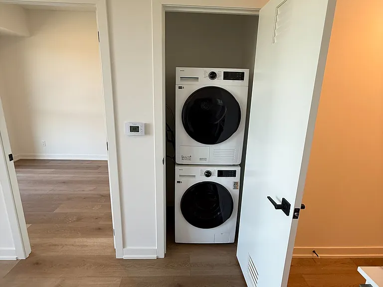 33 Erie Ave #401 — Photo 6