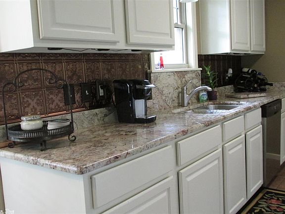 3rd image of 102 Glenridge Ct