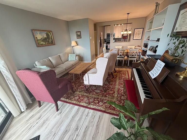 4242 E West Hwy #608 — Photo 7