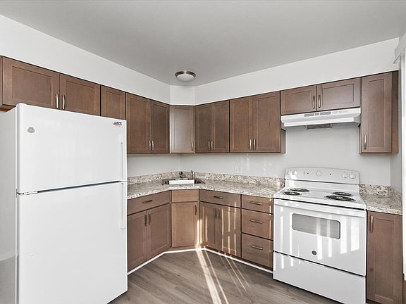 2nd image of 2507 24th St #3